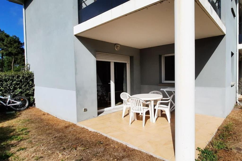 Chez Ced Et Laeti, Appartement Prive Avec Jardin Et Terrasse Dans Residence L'Estuaire Muni D'Une Piscine Couverte Et Aire De Jeu, Linge De Lit Et De Salle D'Eau Ainsi Que Tele, Compris Dans Le Tarif Profitez A Fond De Notre Belle Region 르-베르동-쉬르-메르 외부 사진